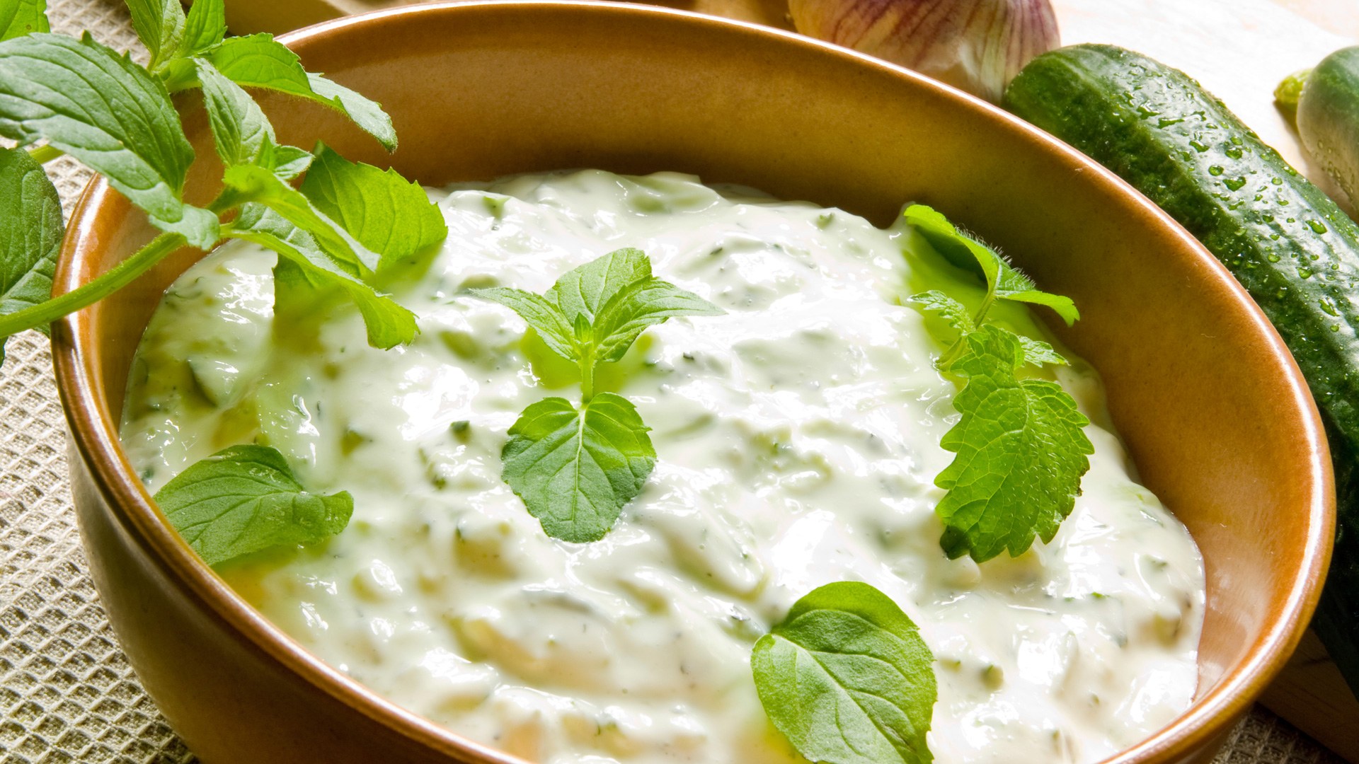 cucumber-yogurt-sauce-superfoodsrx-change-your-life-with-superfoods